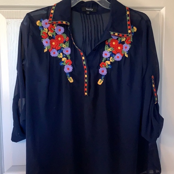 Blue, floral top - Picture 1 of 1